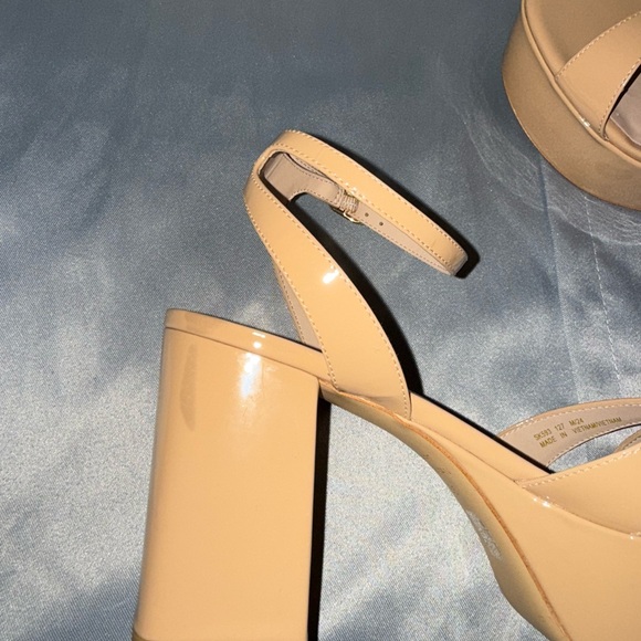 Stuart Weitzman Beige Platform Heels - Picture 5 of 9